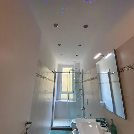 Apartment Near The Colosseum With Metro Line A A 2-Minute Walk Away Апартаменты *