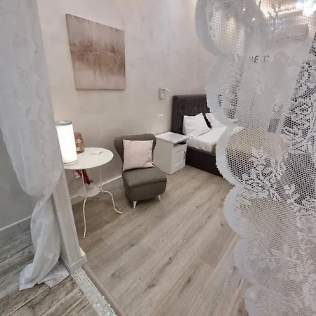 Apartment Near The Colosseum With Metro Line A A 2-Minute Walk Away * Рим