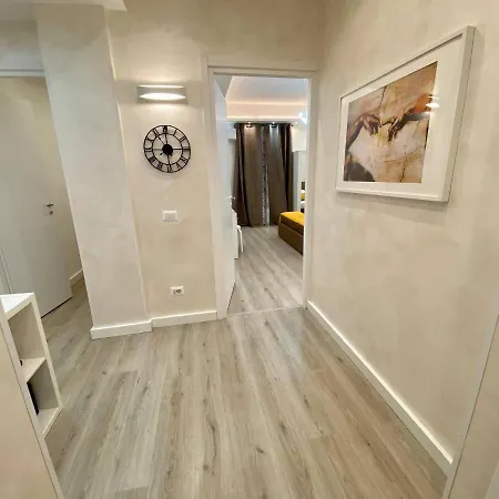 Апартаменты Apartment Near The Colosseum With Metro Line A A 2-Minute Walk Away