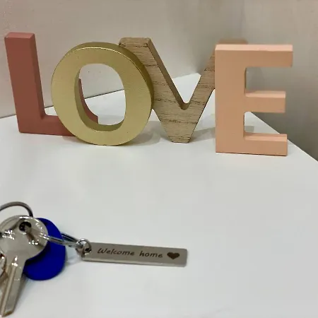 Apartment Near The Colosseum With Metro Line A A 2-Minute Walk Away Апартаменты