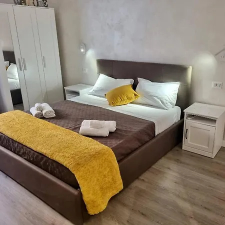 Apartment Near The Colosseum With Metro Line A A 2-Minute Walk Away Рим