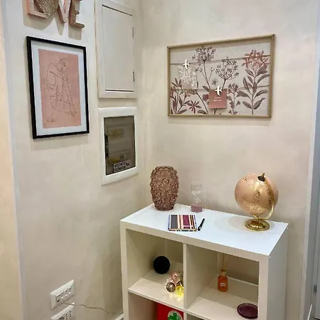 Apartment Near The Colosseum With Metro Line A A 2-Minute Walk Away *