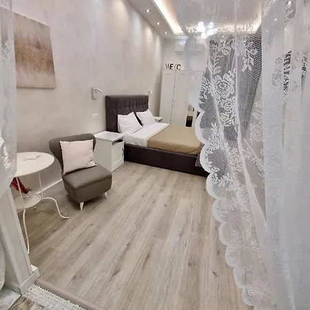 Апартаменты Apartment Near The Colosseum With Metro Line A A 2-Minute Walk Away Рим