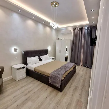 Apartment Apartment Near The Colosseum With Metro Line A A 2-Minute Walk Away *