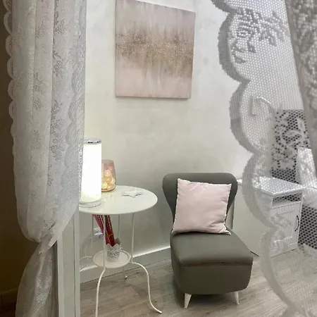 Apartment Near The Colosseum With Metro Line A A 2-Minute Walk Away Apartment *